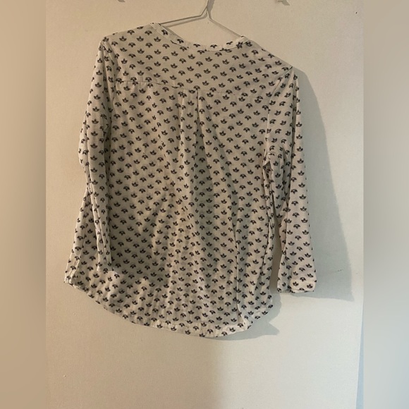 H & M small white pattern blouse. Black pattern. - Picture 5 of 6